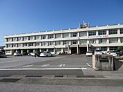 長浜市立浅井中学校まで613m