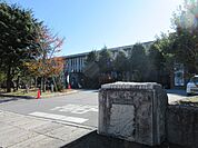 長浜市立西中学校まで1123m