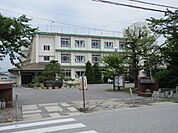 長浜市立南郷里小学校まで1657m