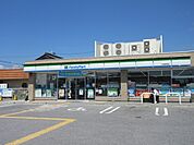 ファミリーマート米原駅西店まで243m