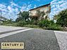 その他：前面道路も広く車のすれ違いも楽々です！