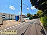 その他：落ち着いた住環境の前面道路