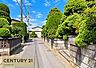 その他：落ち着いた住宅街に位置し周囲の建物や緑に囲まれた穏やかな住環境。前面の道路は先まで見通しやすく、毎日の通勤やお買い物など、日常のお出かけにも便利です。静かな街並みの中でゆったりとした暮らしを楽しめます
