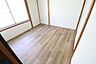 収納：お部屋は床と壁をリフォームして洋風にします。