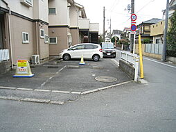 メゾンブルーメ駐車場