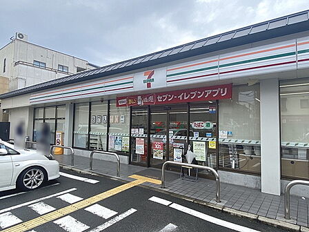 セブンイレブン京都佐井通丸太町店まで257m