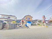 家族の時間をゆったり育み、安心して暮らせる住環境です。