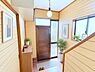 玄関：本画像は、既存の家具を消去しCGで作成した家具を設置しており、現況と異なる場合がございます。また価格に家具は含まれておりません。