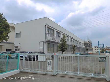 座間市立相模が丘小学校まで230m