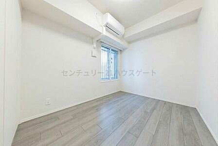 南東の5帖お部屋です。お子様のお部屋にもおすすめです。
