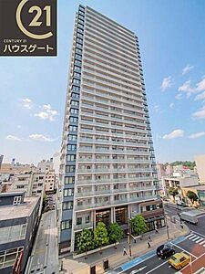 外観:都市の空へ、高く伸びるタワーマンション。洗練された外観とホテルライクなエントランスや廊下で,ワンランク上の暮らしを始めませんか♪ 外観:都市の空へ、高く伸びるタワーマンション。洗練された外観とホテルライクなエントランスや廊下で,ワンランク上の暮らしを始めませんか♪
