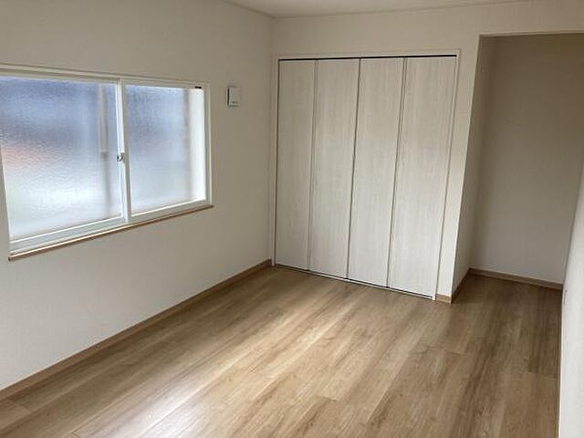 室内 青森市八重田2丁目5-18