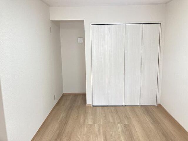 室内 青森市八重田2丁目5-18