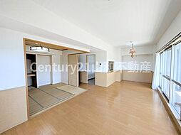 メディアス亀岡5番館 1101号室（中古マンション） 4LDKのリビング/ダイニング