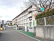 厚木市立依知中学校まで1510m