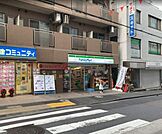 ファミリーマート代々木上原駅前店まで222m