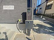 ポスト付きです！物件探しのご条件・ご要望・ご質問など、何なりと弊社スタッフまでお申し付けください！不動産に関することなら、どのようなことでも誠心誠意対応させて頂きます。(同仕様)