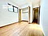 子供部屋：掃き出し窓がないお部屋は、お子様のお部屋としても安心です！収納スペースも充実しているので散らかったお部屋をサッと片付けられます！