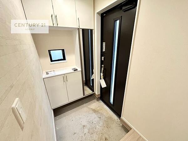 玄関を拡大表示