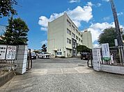 福岡市立多々良小学校まで900m、福岡市立多々良小学校