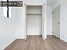 収納：【クローゼット】お部屋ごとに設けた収納は住みやすさへのこだわりです。