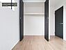 収納：【クローゼット】お部屋ごとに設けた収納は住みやすさへのこだわりです。