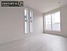 洋室：【洋室】開放的なバルコニーに面したお部屋。採光良好な快適空間です。