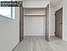収納：【クローゼット】お部屋ごとに設けた収納は住みやすさへのこだわりです。