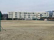 甲斐市立双葉中学校まで1372m