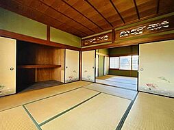 桜井市大字戒重　中古戸建 9DKの室内