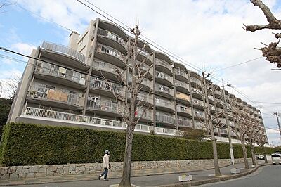 外観:大阪モノレール「宇野辺」駅まで徒歩8分JR「茨木」駅まで徒歩18分2駅2沿線利用可能です♪ 外観:大阪モノレール「宇野辺」駅まで徒歩8分JR「茨木」駅まで徒歩18分2駅2沿線利用可能です♪