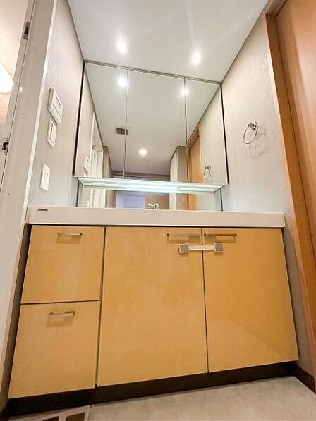 ★洗面台です♪※掲載写真はAI加工により家具・荷物を削除しております。