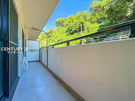 爽やかな風と心地よい光が通り抜ける、快適なバルコニー♪
