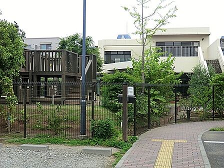 わくわくの森保育園まで615m