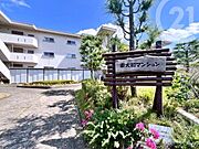 RC造3階建・全24戸の低層マンション
