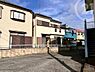 外観：敷地の南側は現況隣地アパートの駐車場になっているため、1階まで日当たりの良い住まいが期待できます。