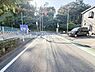 その他：前面道路含む現地写真開放的な青空と豊かな緑に包まれた、穏やかな新生活にぴったりのロケーションです。