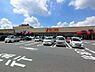 周辺：ヤオコー成田駅前店まで717m