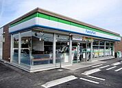 ファミリーマート茨木中総持寺町店まで25m