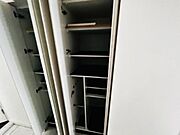 多数の靴を収納できるシューズボックス付き
