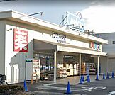 ウエルシア東大阪西岩田店まで587m