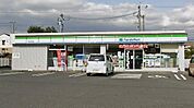 ファミリーマート四日市別名店まで894m