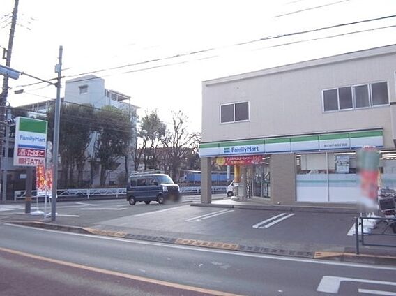 ファミリーマー...