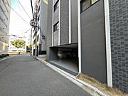 道路幅広く、車の出入りも良好です！