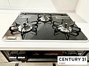 三口コンロで料理もはかどりますね！グリルもあります！