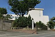 岡崎市立矢作北中学校まで1100m、現地から1100m