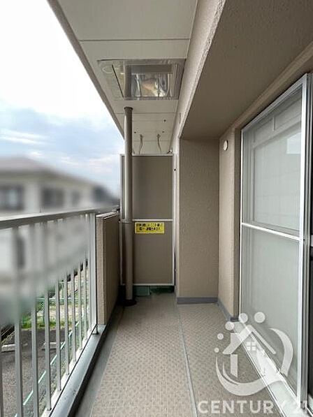 南面に広がるルーフバルコニーでは、お洗濯物がよく乾きます