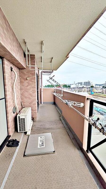 【バルコニー】気持ちよく洗濯物を干せます