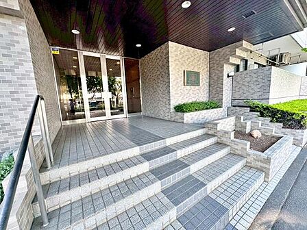 【エントランス】マンションの入り口