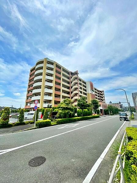 【外観】2003年2月築 鉄筋コンクリート造 8階建(1階部分)